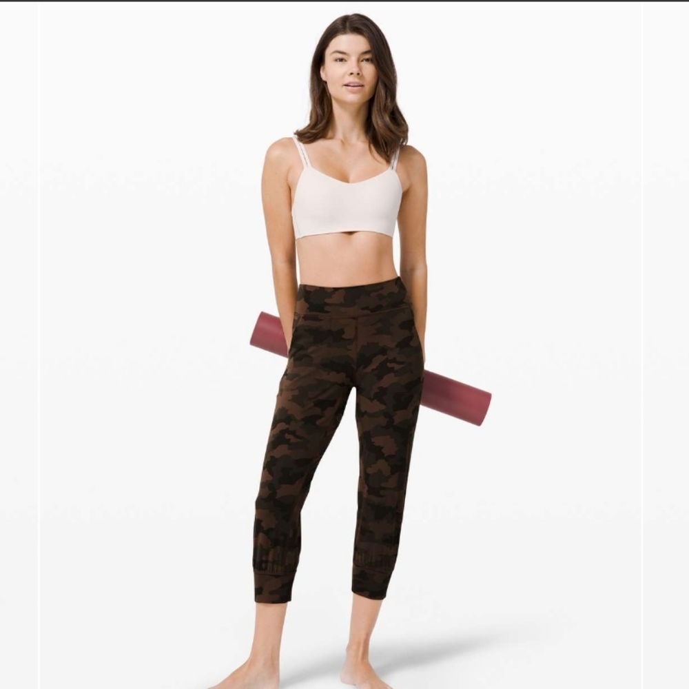 Lululemon align jogger crop 23"  Sz4
